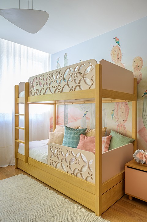 Como escolher uma beliche prática e estilosa para o quarto dos irmãos